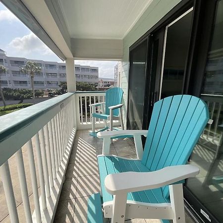 Sun Splashed Condo! Steps To Beach And 2 Pools Galveston Island Exteriör bild