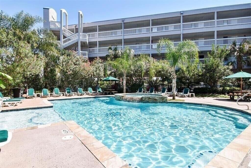 Sun Splashed Condo! Steps To Beach And 2 Pools Galveston Island Exteriör bild