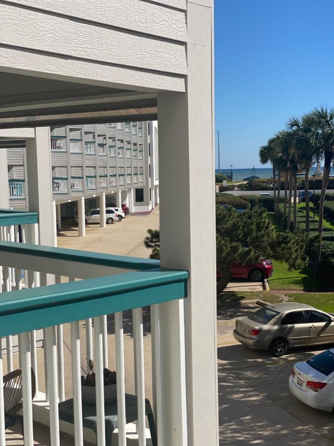 Sun Splashed Condo! Steps To Beach And 2 Pools Galveston Island Exteriör bild