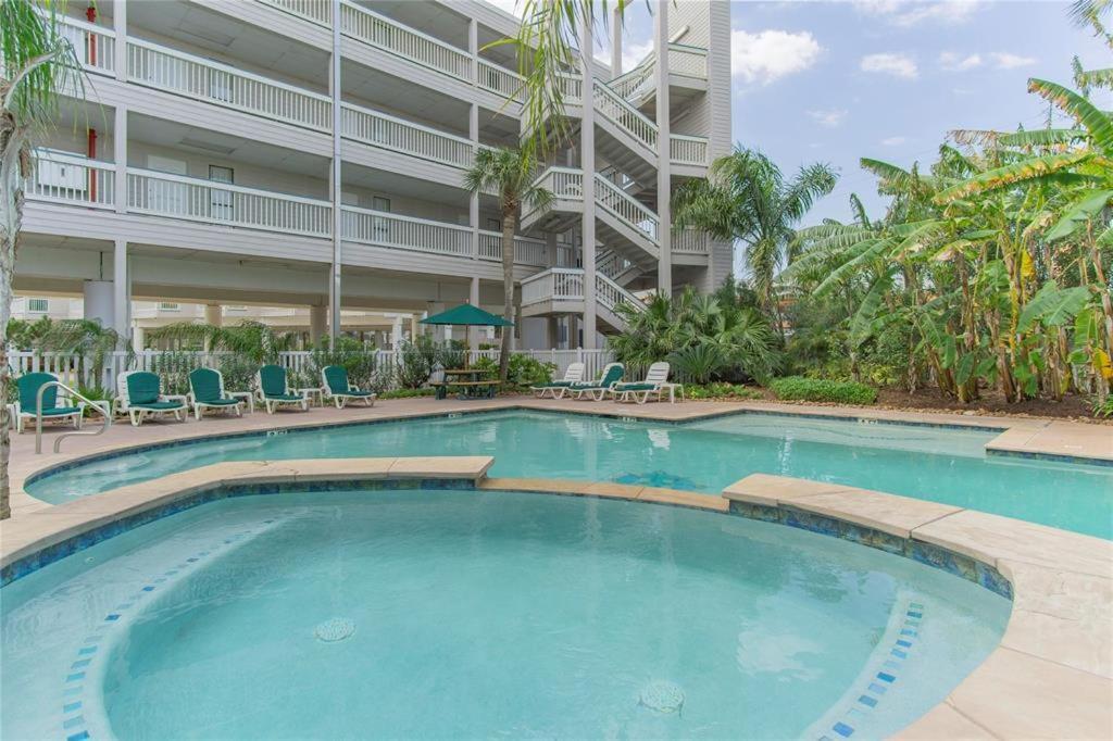 Sun Splashed Condo! Steps To Beach And 2 Pools Galveston Island Exteriör bild